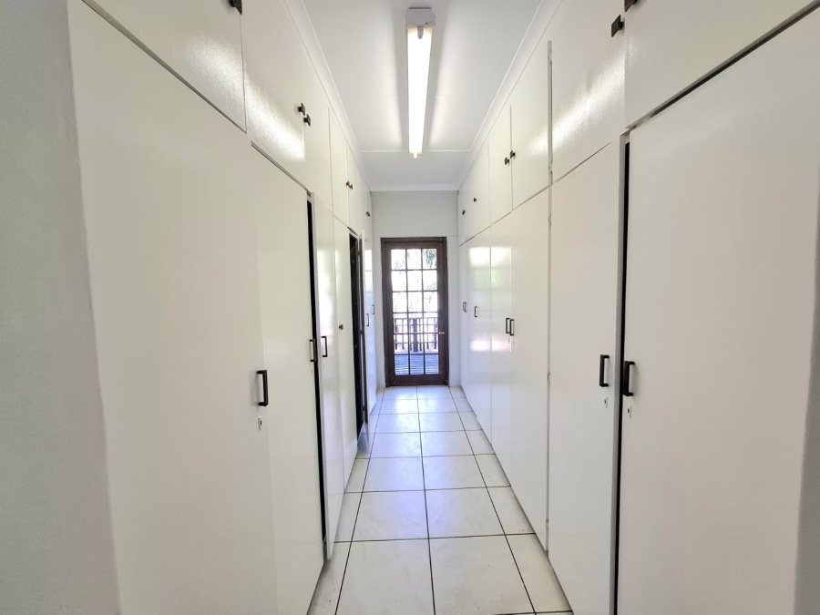 4 Bedroom Property for Sale in Nahoon Valley Park Eastern Cape